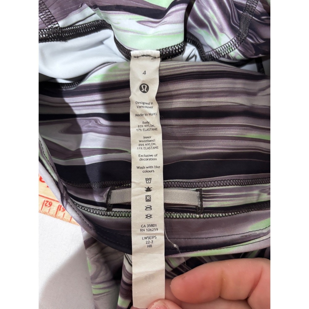 Lululemon Base Pace 25' High Rise Leggings Size 4 Liquify Black Multi Marble - Picture 6 of 8